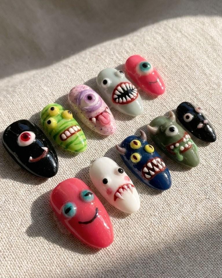 3D Creepy-Cute Halloween Monster Press On Nails With Eyeballs and Sharp Teeth