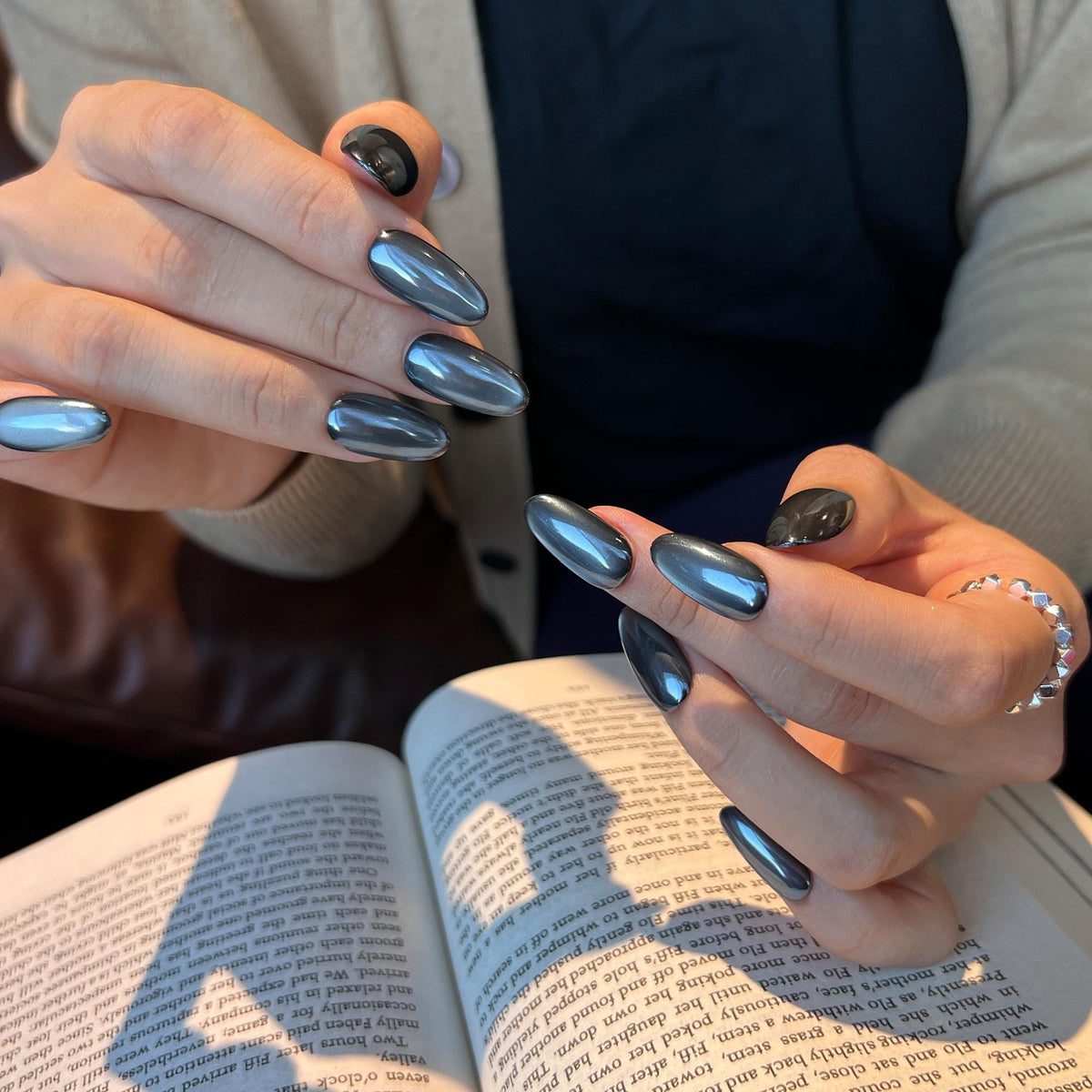 Black and Silver Magnetic Cat-Eye Nail Set