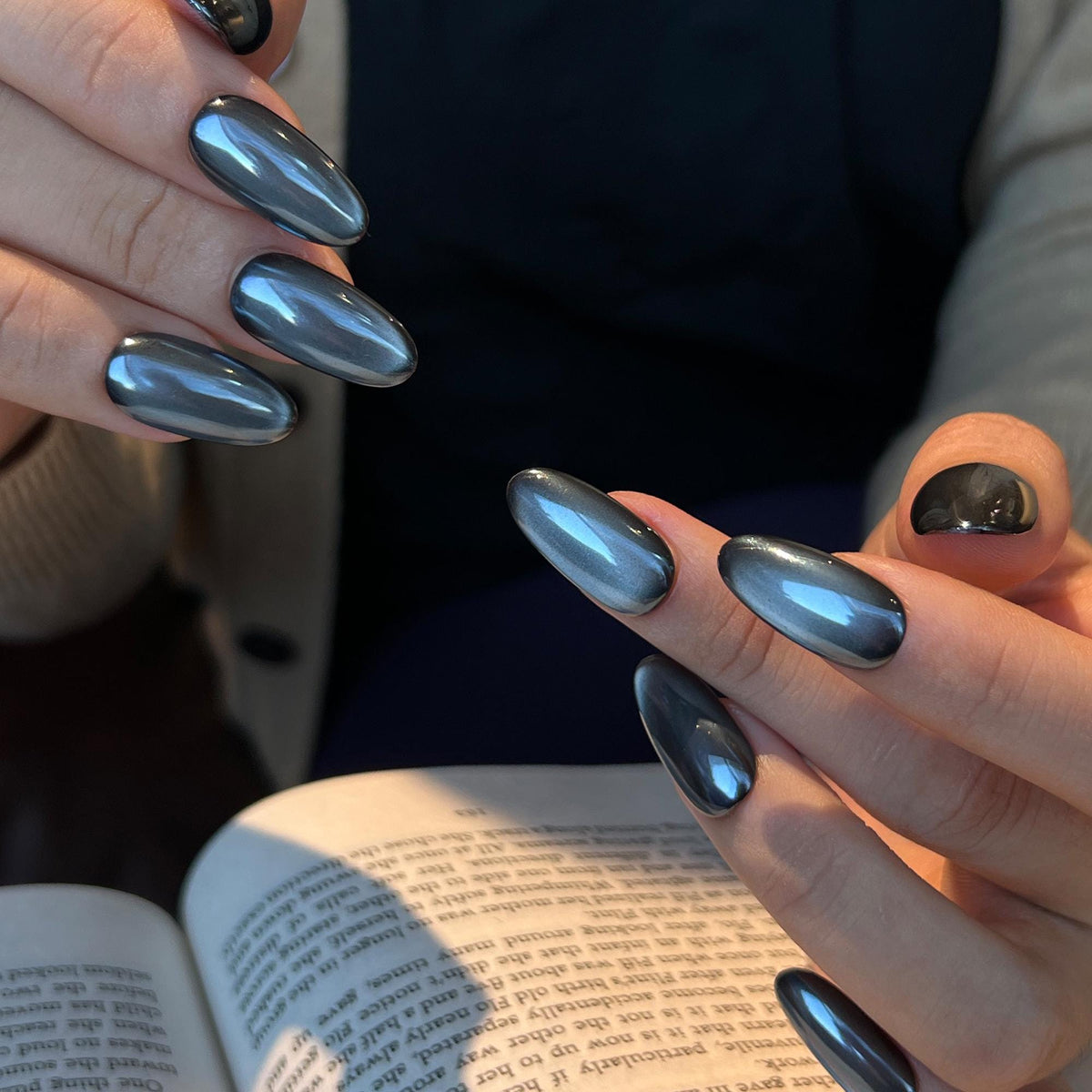 Black and Silver Magnetic Cat-Eye Nail Set