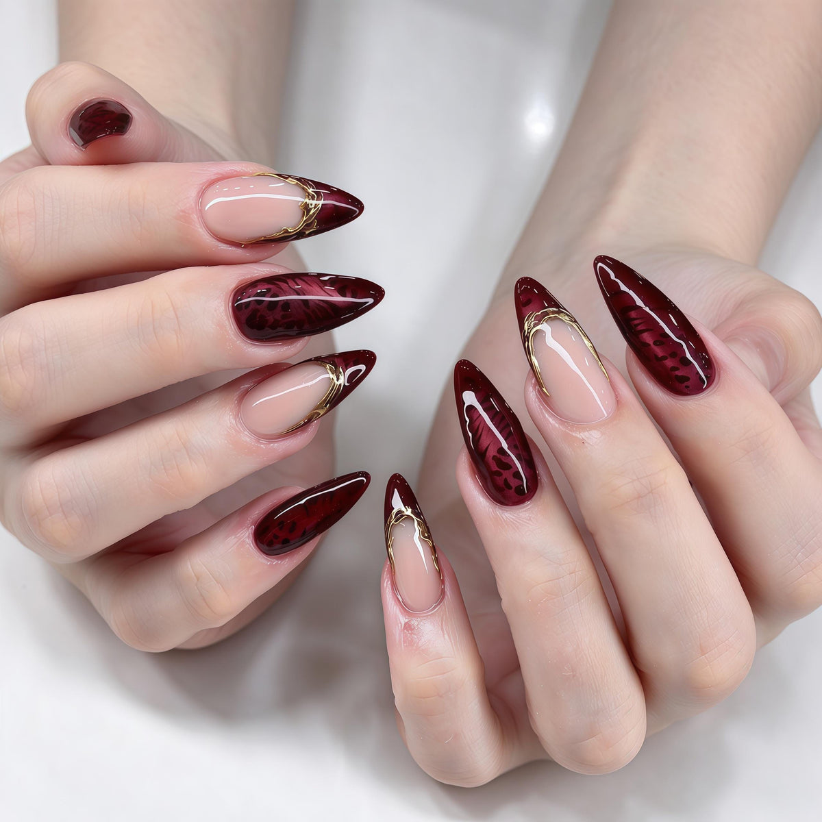 Burgundy Tortoiseshell and Gold Line Nail Set