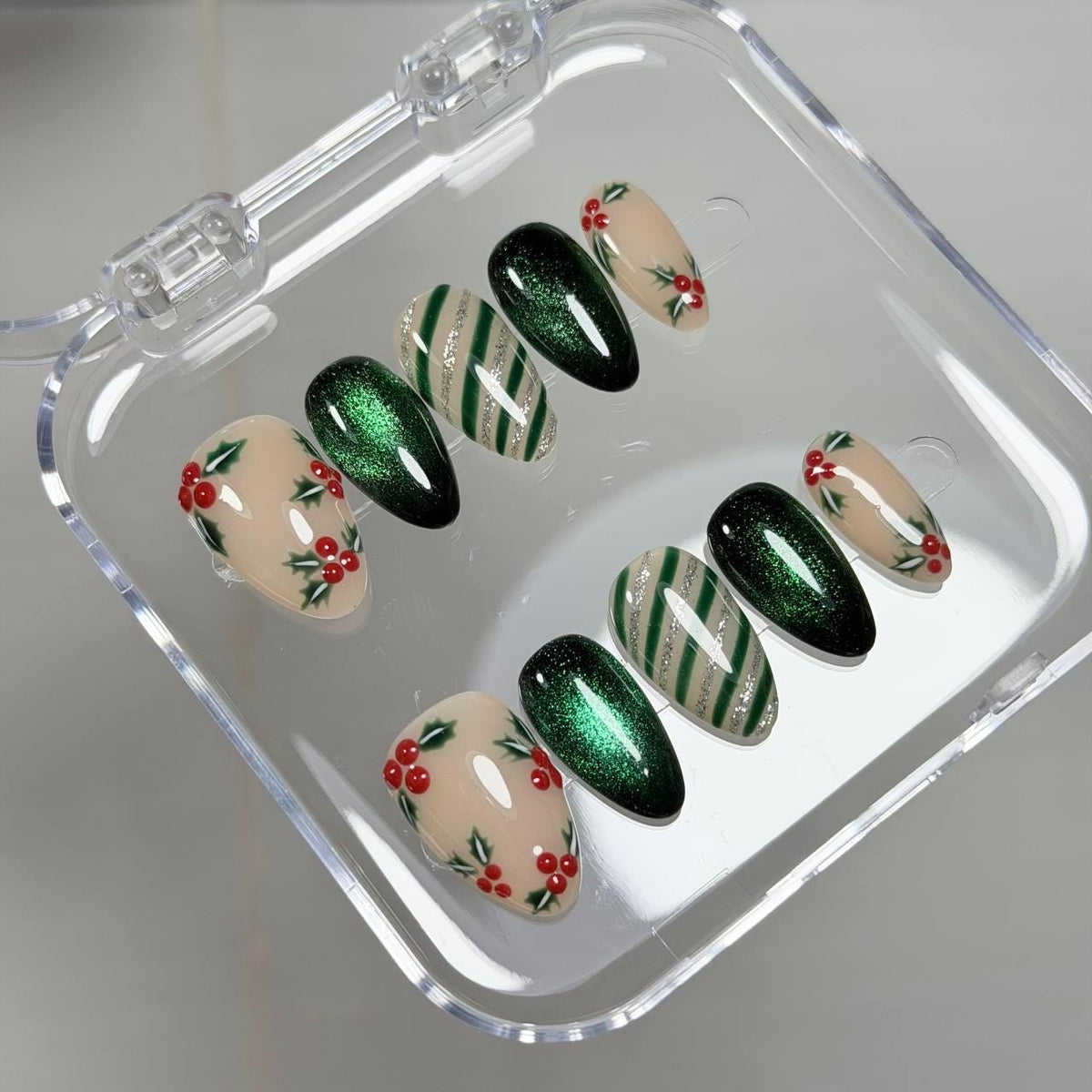 Christmas Holly Berry and Green Cat-Eye Nail Set