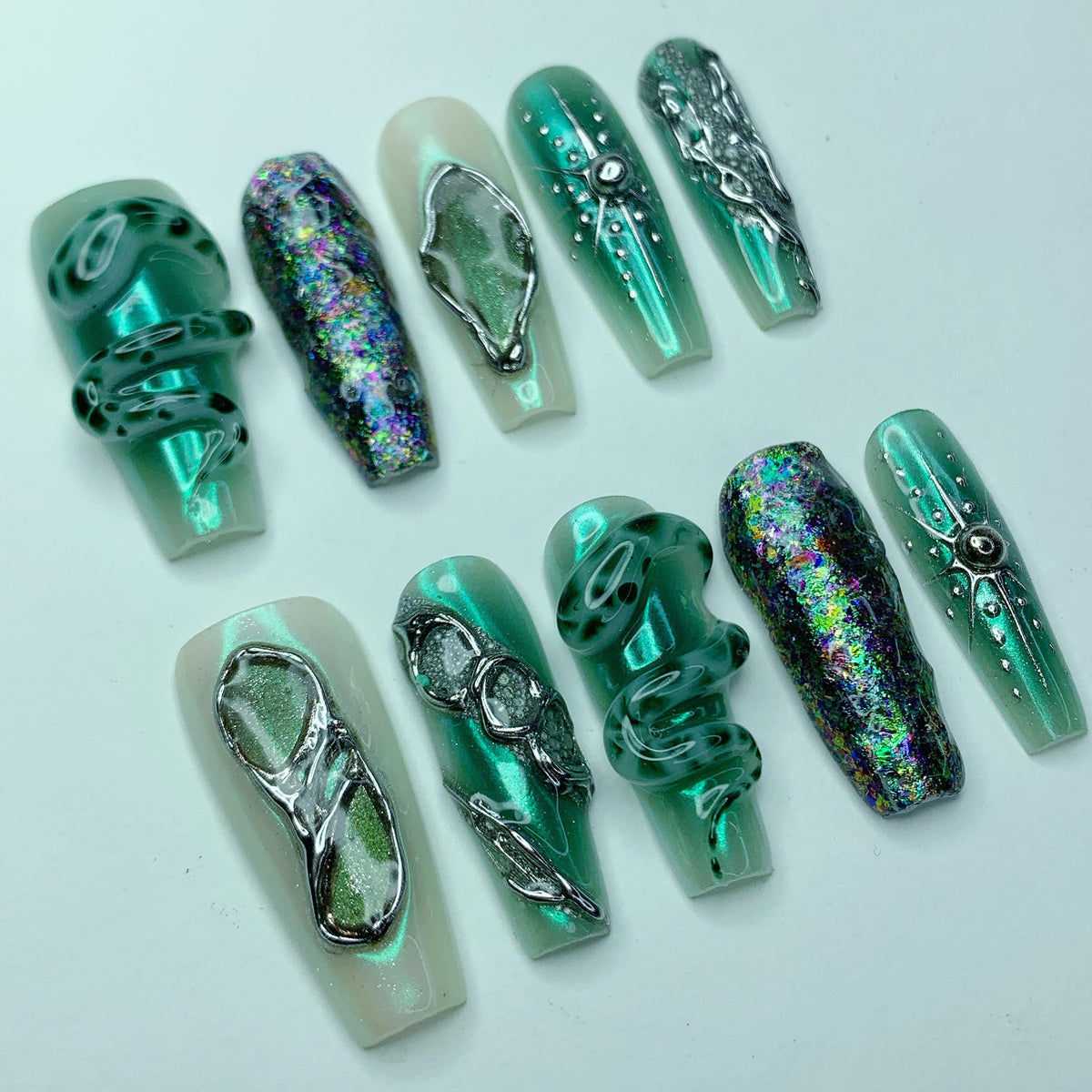 Emerald Green Cat Eye Alien Press-On Nail Set with Holographic Glitter and 3D Details