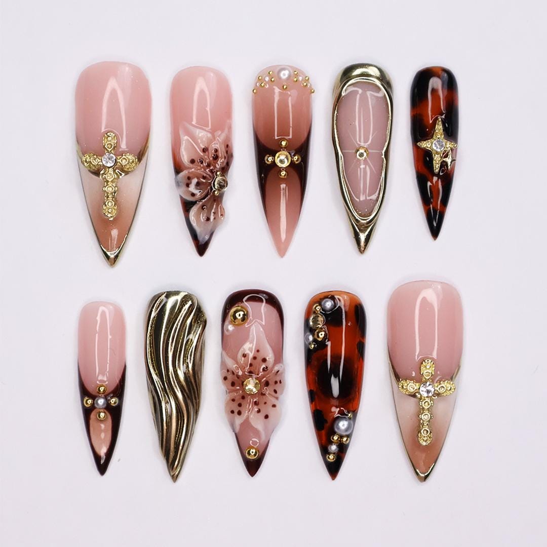 Gothic Pink and Tortoiseshell Nail Set with Gold Floral Details