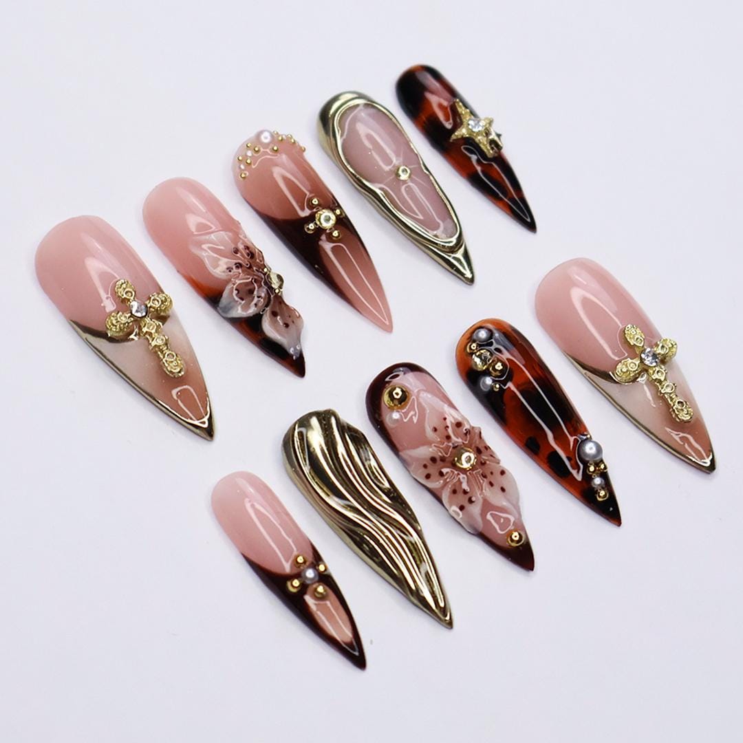 Gothic Pink and Tortoiseshell Nail Set with Gold Floral Details