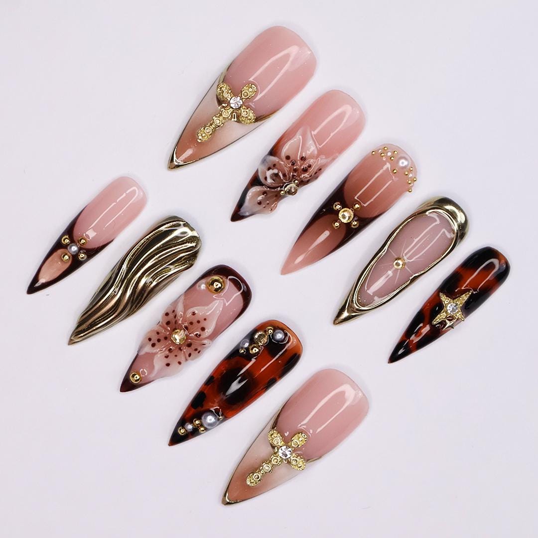 Gothic Pink and Tortoiseshell Nail Set with Gold Floral Details