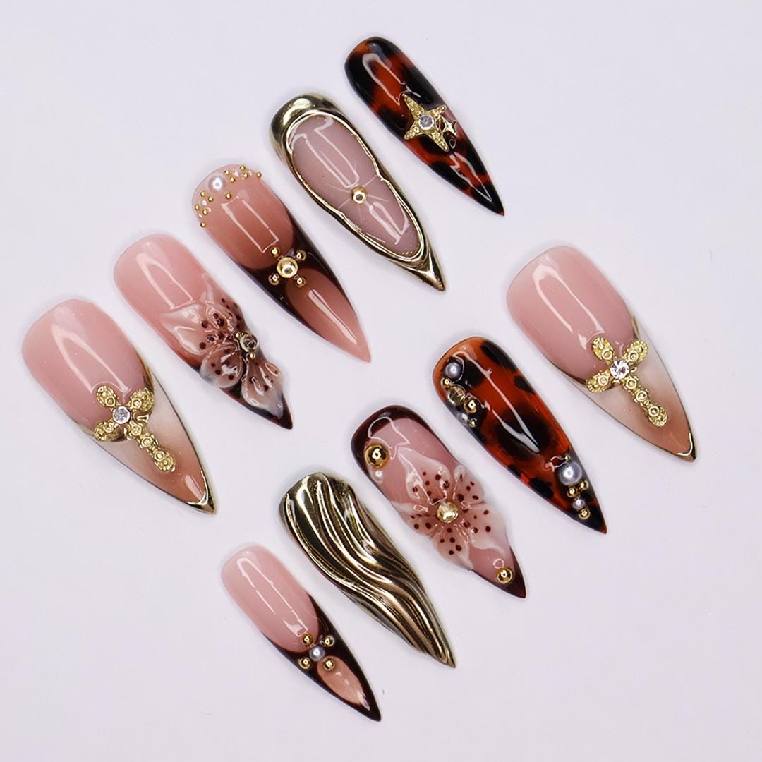 Gothic Pink and Tortoiseshell Nail Set with Gold Floral Details