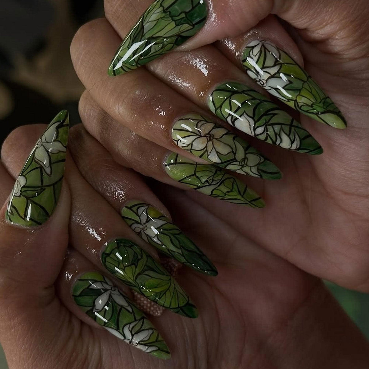 Green Stained Glass Botanical Nail Set with White Flowers