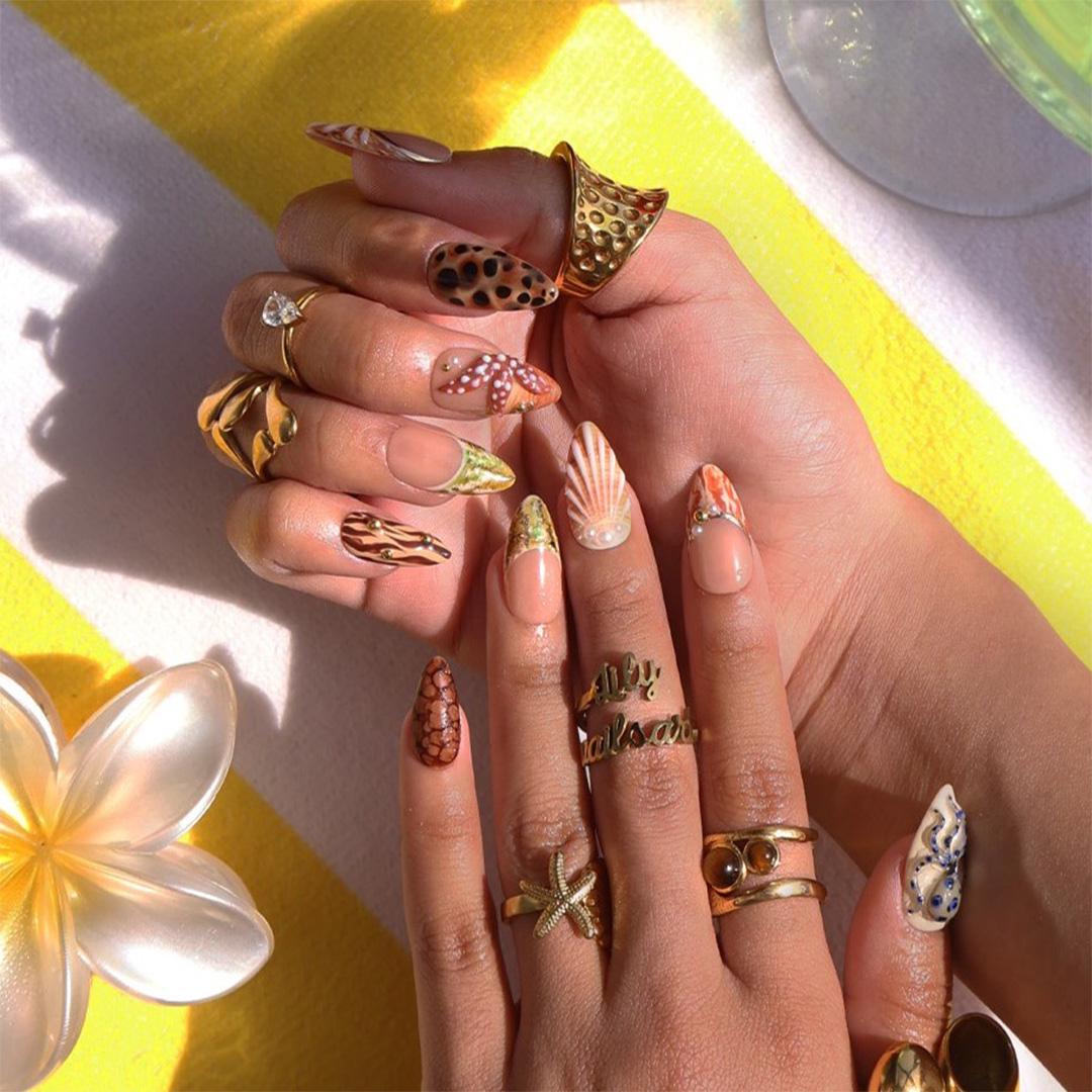Ocean Life Summer Press On Nails with Blue Octopus, Shell Details, Tortoiseshell and Green Marble
