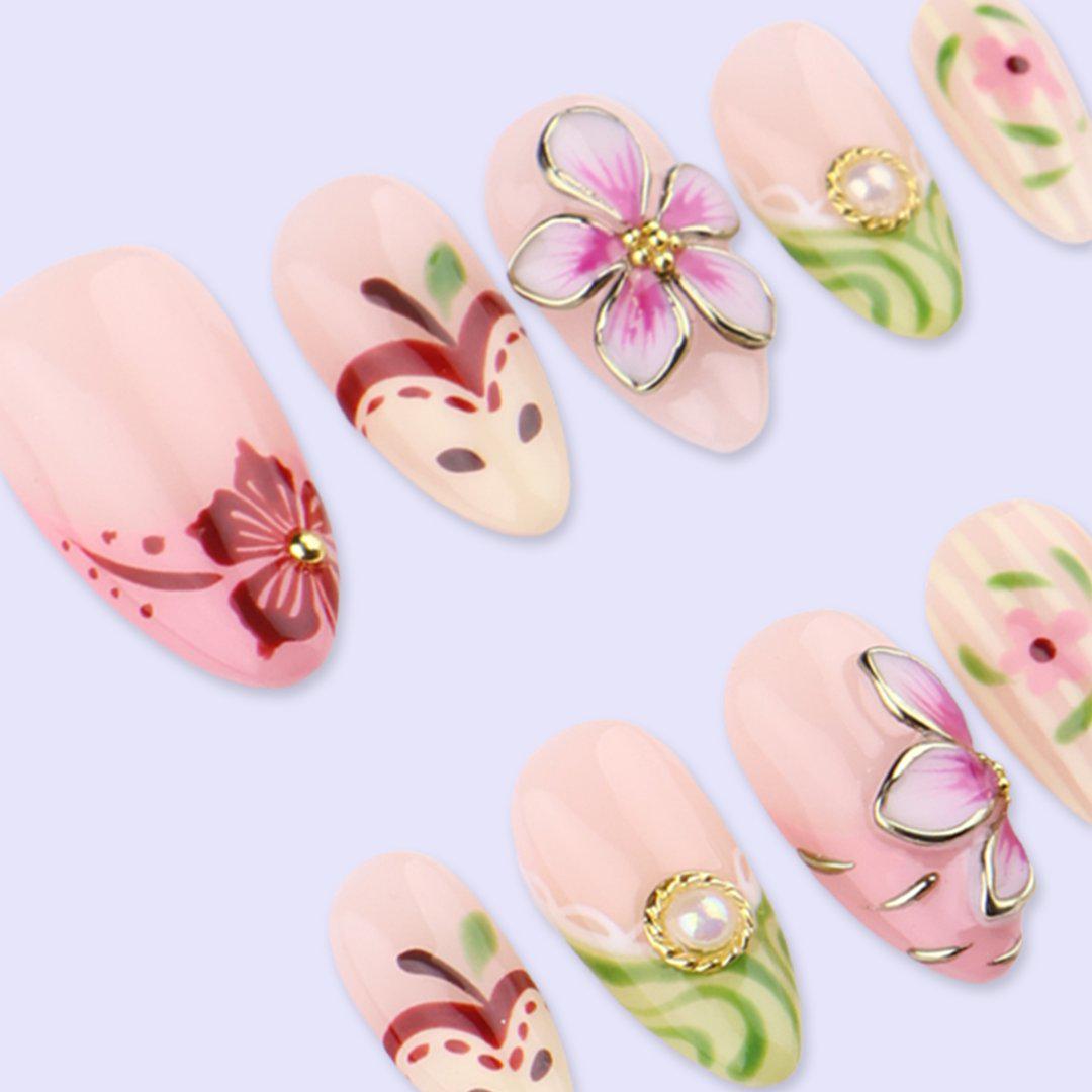 Spring Blush Pink Floral Nail Set With 3D Gold-Outlined Flowers and Clear Stones