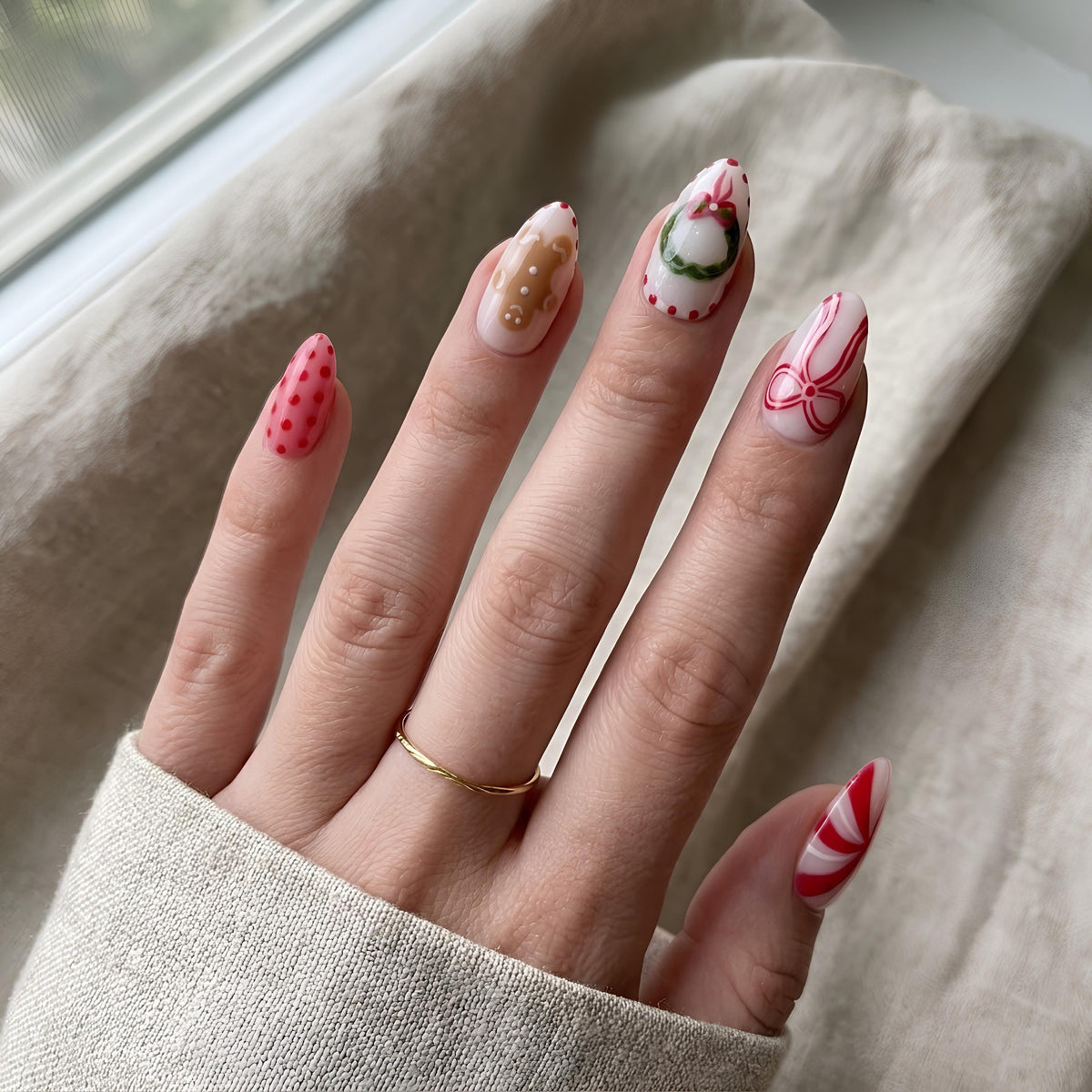 Red Christmas Gingerbread and Bow Press-On Nail Set