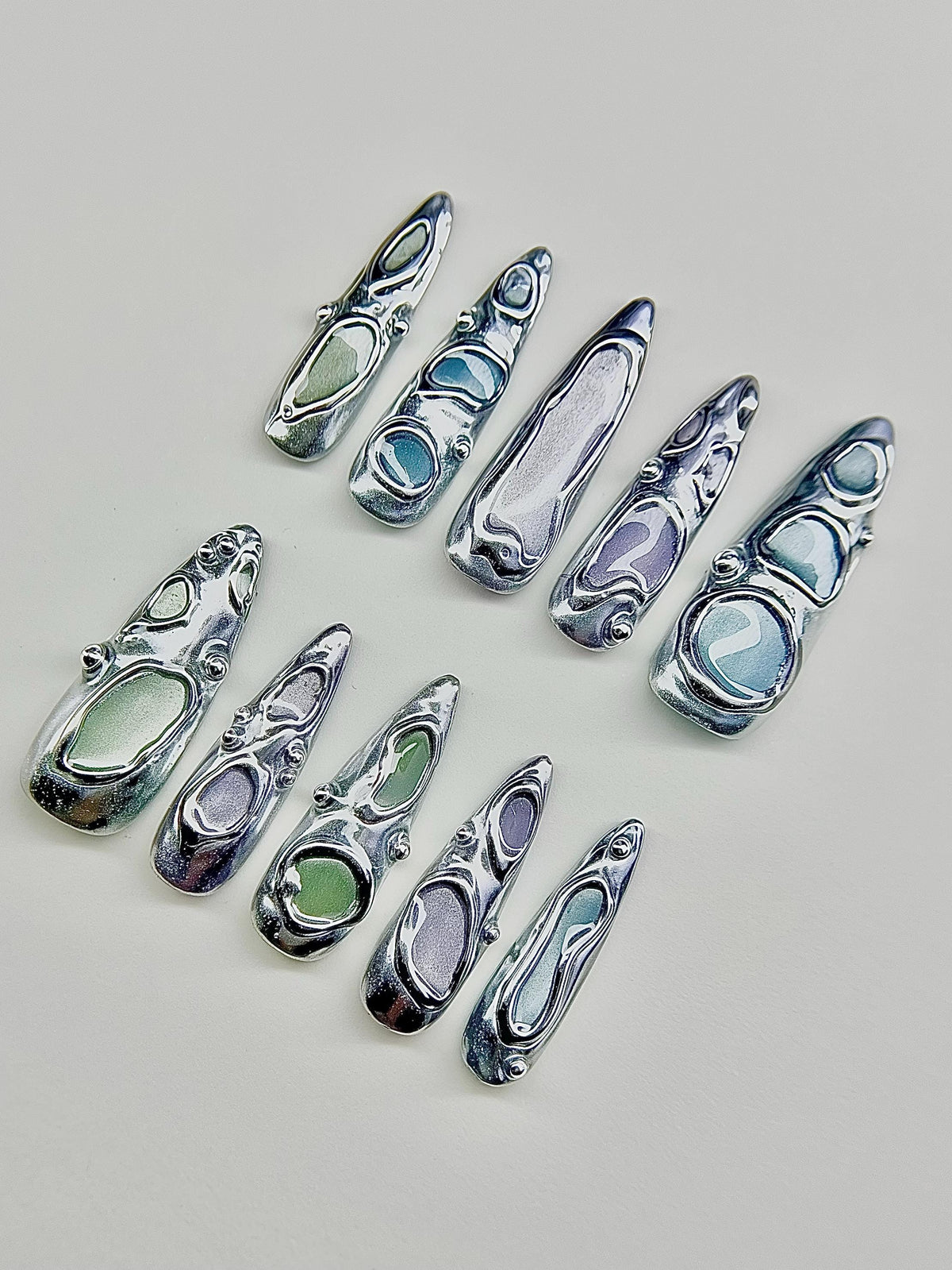Silver Chrome Liquid Metal Cat Eye Press On Nails