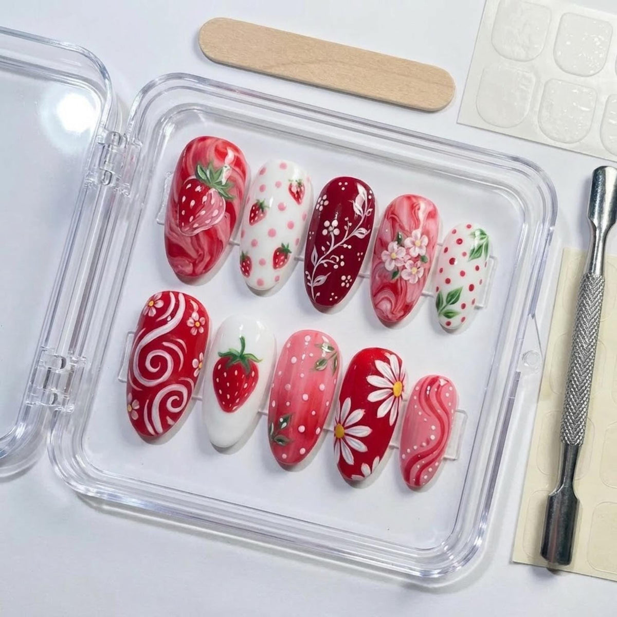 Strawberry and Daisy Cottage Garden Nail Set