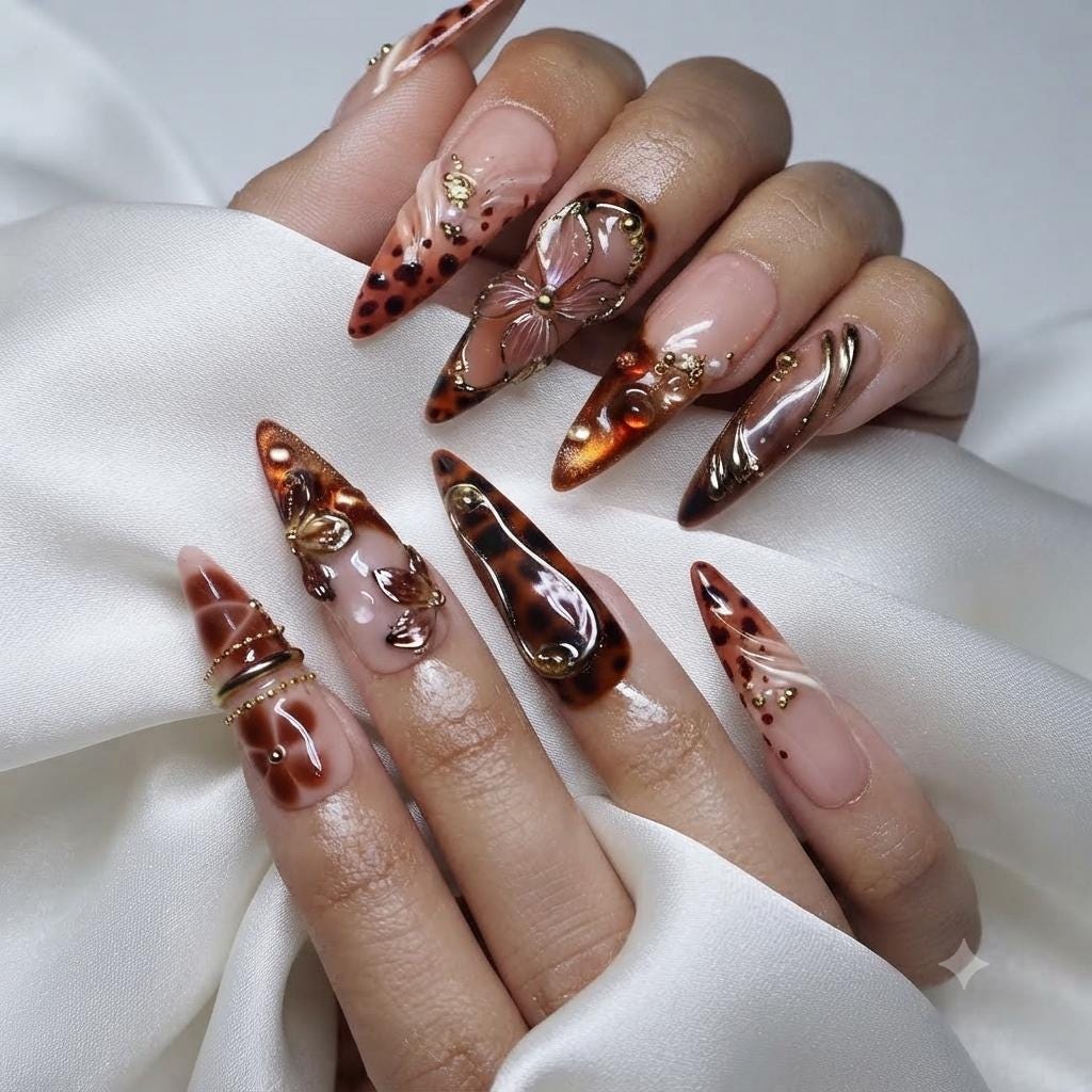 Tortoiseshell and Blush Pink Floral Gold Detail Nail Set