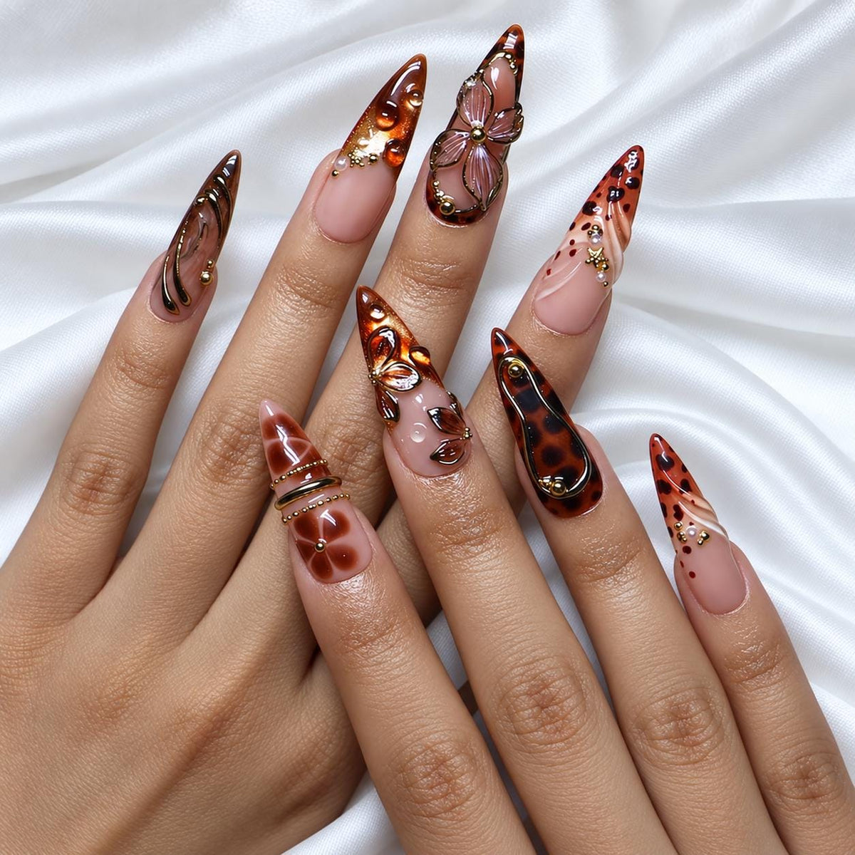 Tortoiseshell and Blush Pink Floral Gold Detail Nail Set
