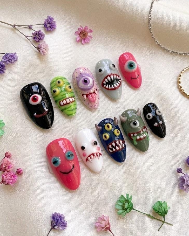 3D Creepy-Cute Halloween Monster Press On Nails With Eyeballs and Sharp Teeth