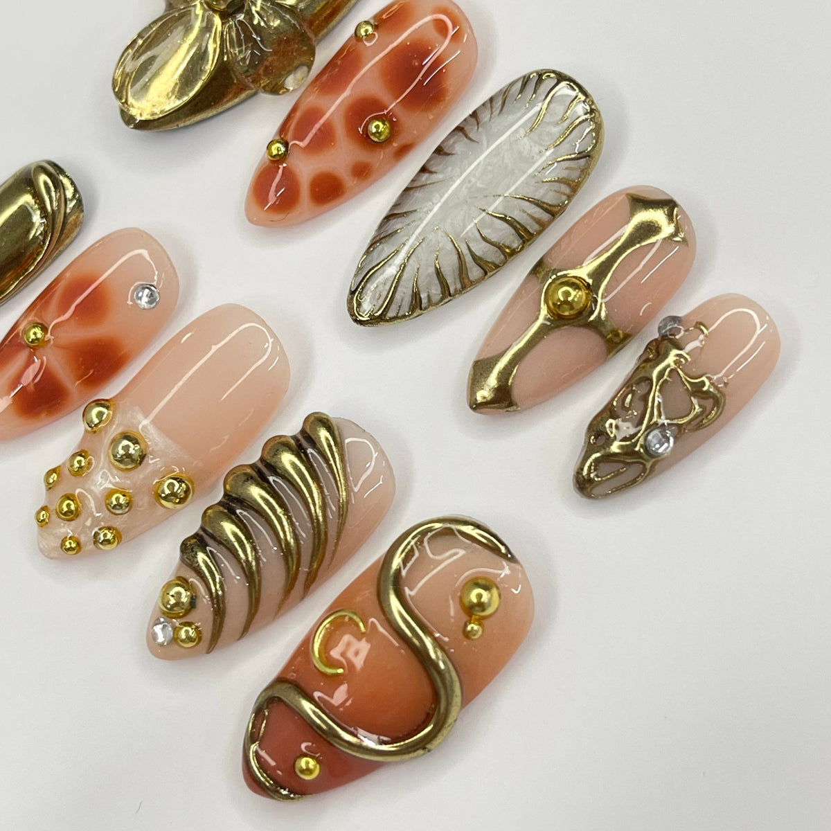3D Gold Flower and Ornate Gilded Fantasy Press-On Nails
