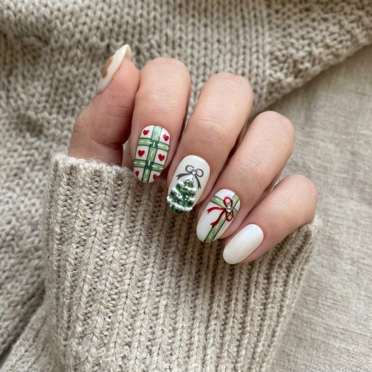3D Teddy Bear and Christmas Tree Plaid Press On Nails
