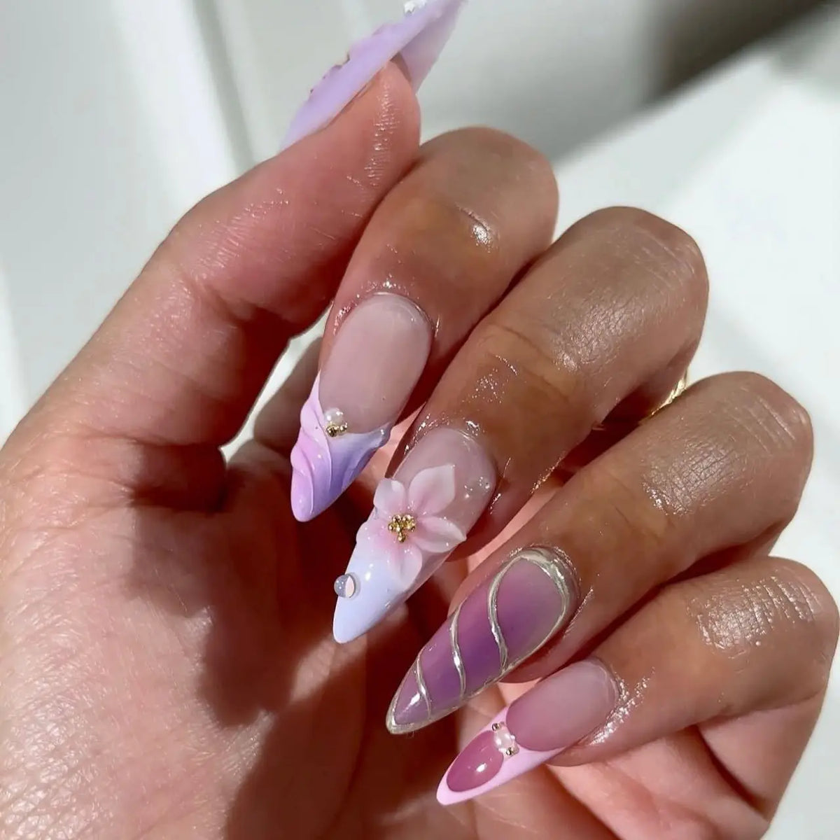 3D Fake Nails Gradient Pink Purple Green Blue Orange Embossed Flowers Fruit Metallic Rhinestones Medium Tips Press On False Nail