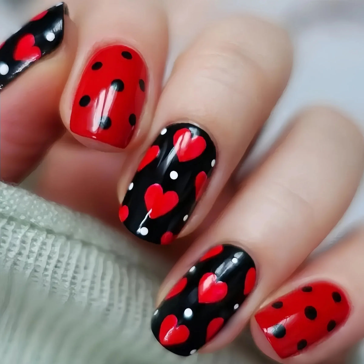 Short Medium fake nails for women girls pink red rose cute heart design for Valentine's Day Square nail tips press on false nail
