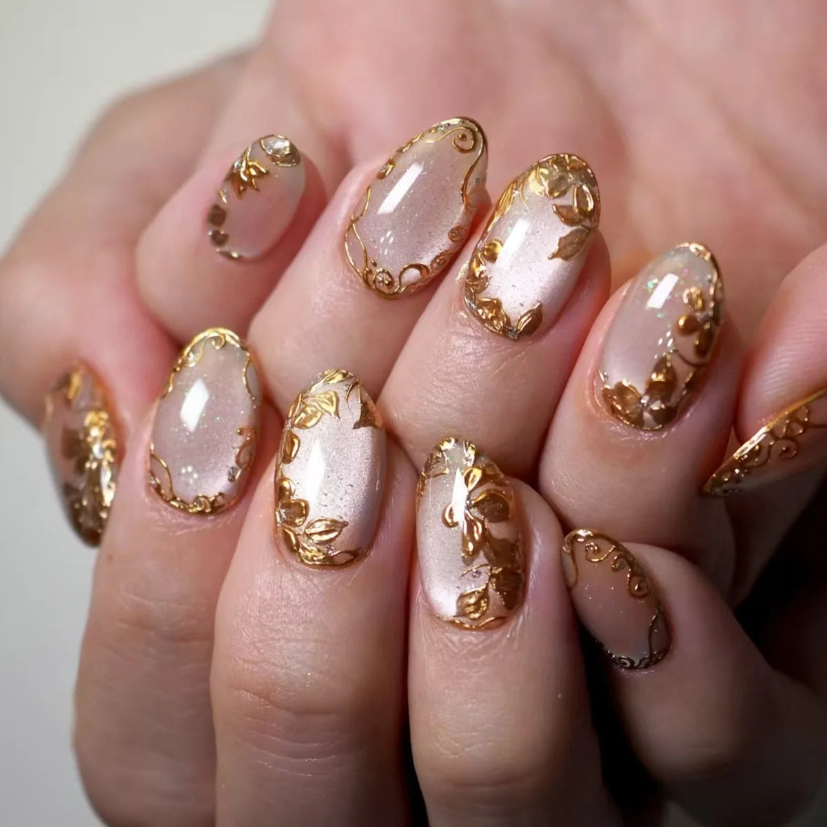Short fake nails for women 3D golden gilding flowers nude blue cat eyes glossy Oval nail tips full cover press on false nail art