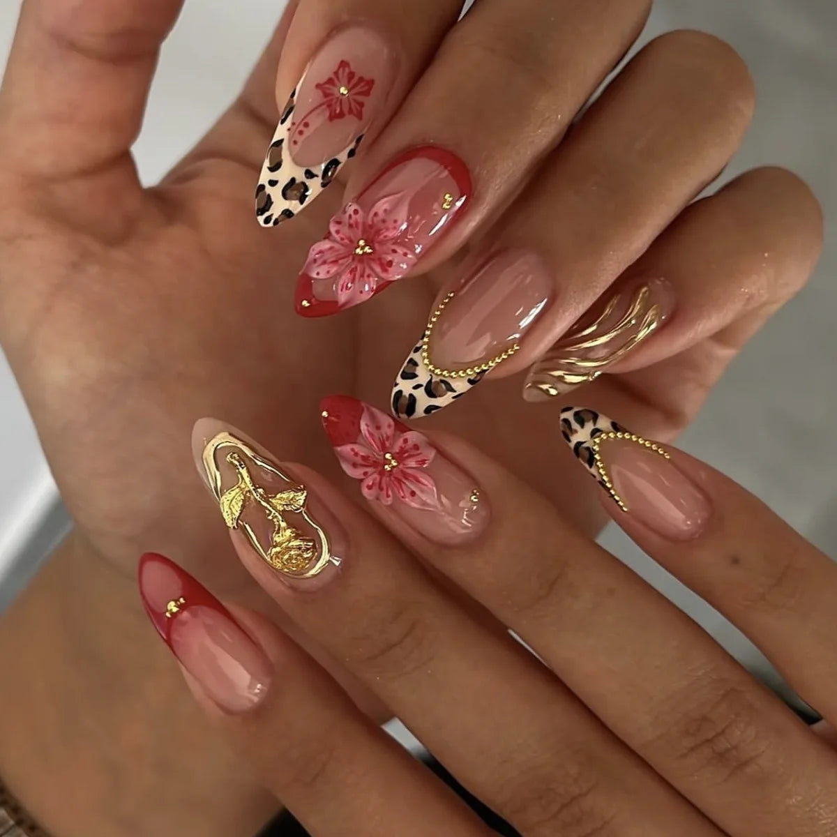 Medium fake nails for women gilrs 3D pink red golden flowers leopard polka dots design french almond tips press on nails art