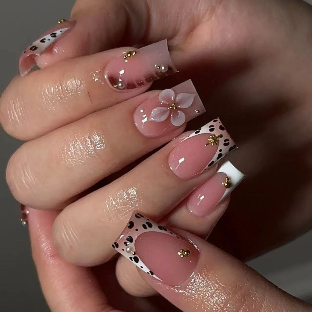 3D Medium Square fake Nails for women girls fashion Leopard Flower Butterfly Knot design French frame Press-On False Nails art