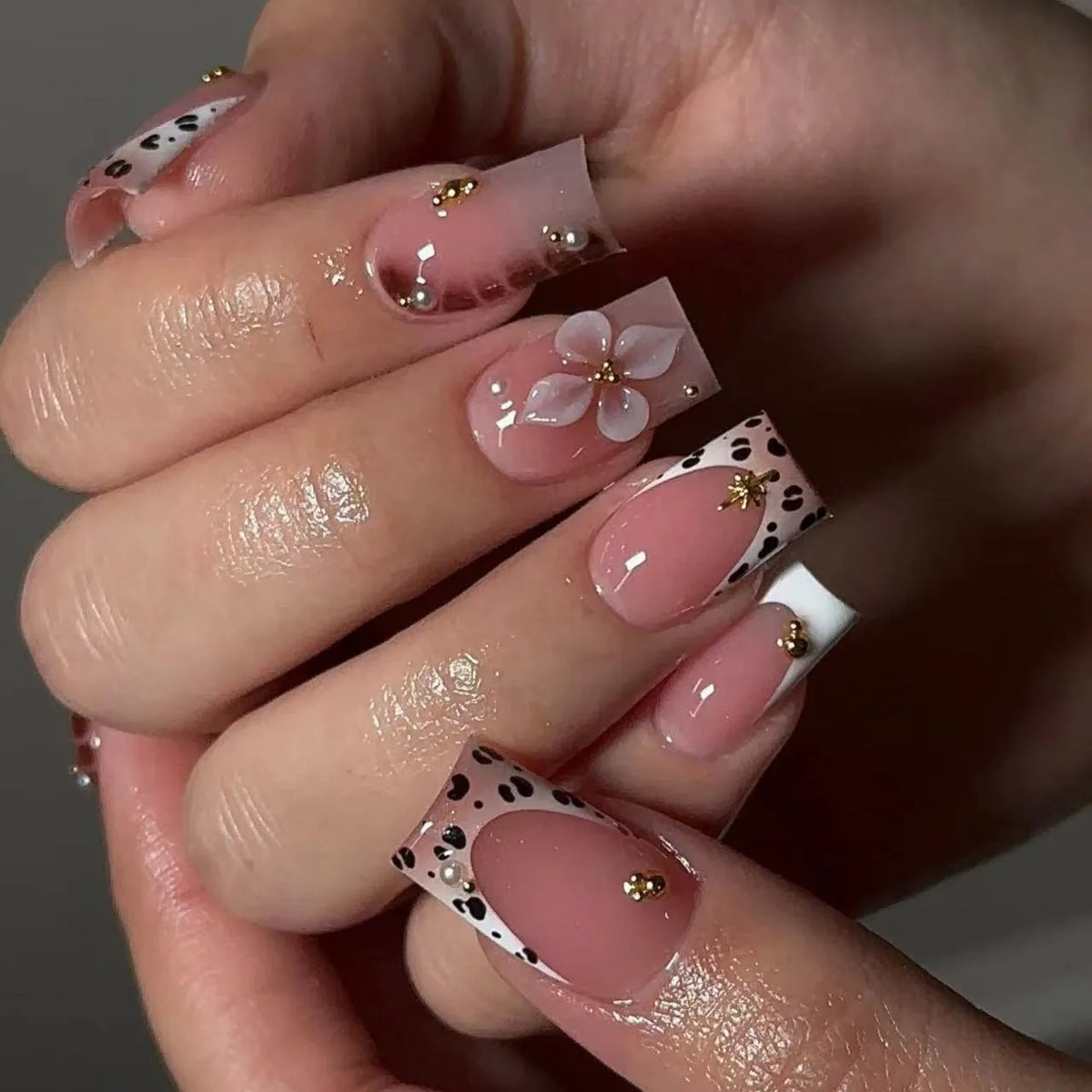 3D Medium Square fake Nails for women girls fashion Leopard Flower Butterfly Knot design French frame Press-On False Nails art