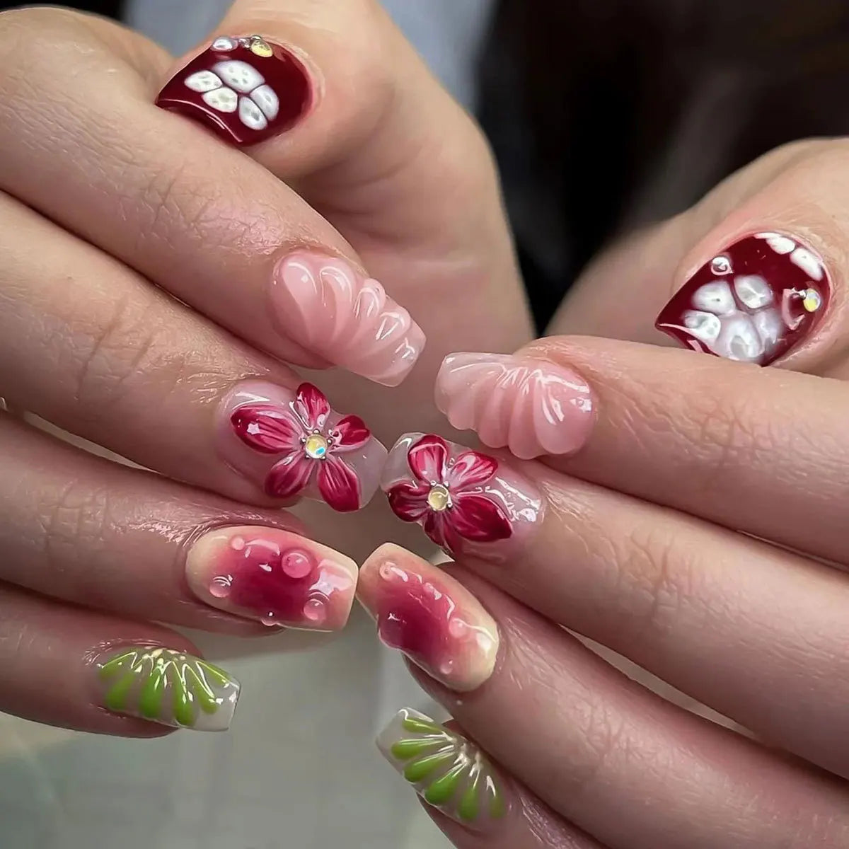 24pcs/set 3D fake nails for women girls embossed flowers pearl rhinestones design Medium almond tips press on false nail art