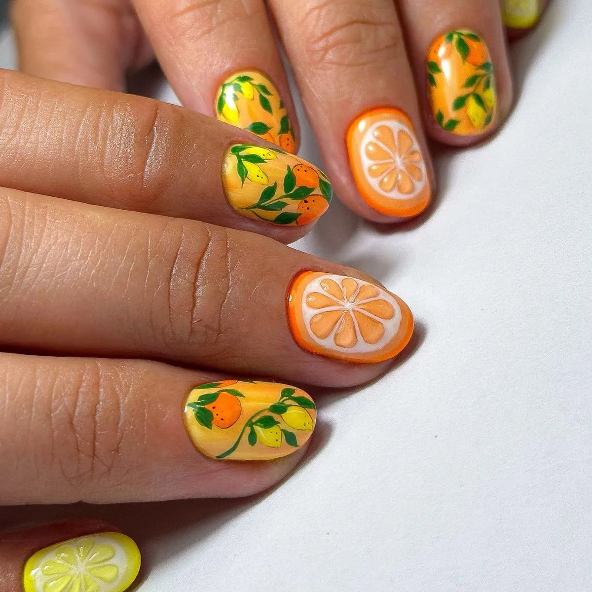 Short fake nail for women yellow orange colors with fruit printing Square nail tips full cover reusable press on false nail art