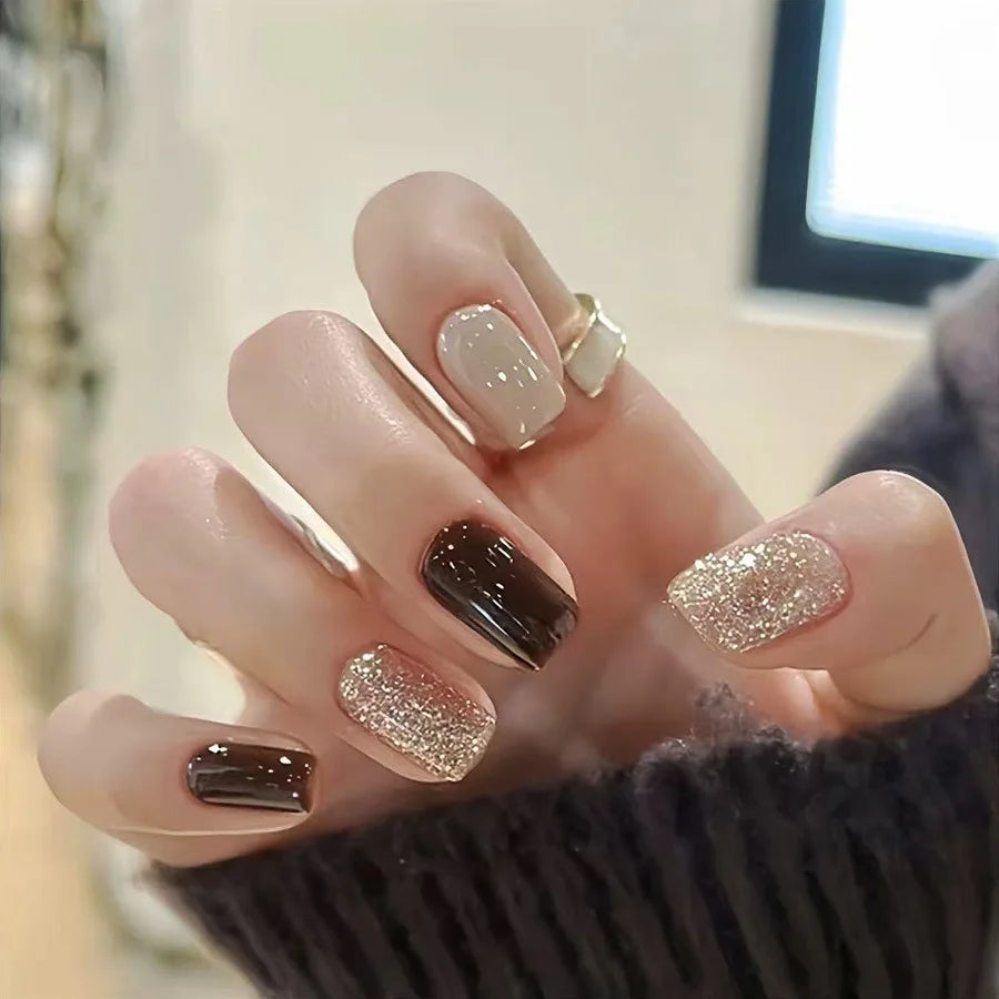 24pcs/set Short square fake nails for women girls Sparkling glitters with nude brown golden glossy nail tips press on false nail