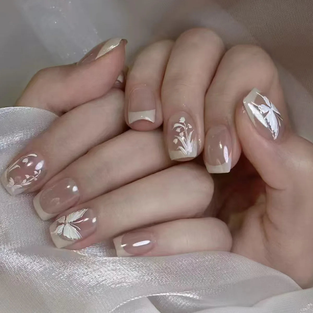 24pcs/sest Short Medium fake nails for women girls colorful flowers Mushroom beach for Summer Autumn Press on false nail tips