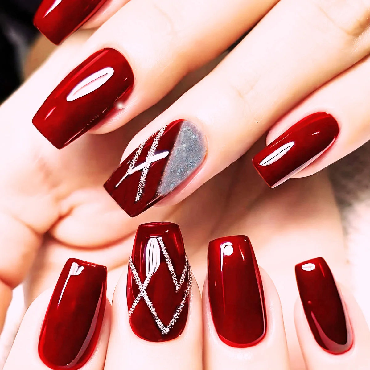 24pcs/set Medium fake nails for women girls New Year red with silver golden strips design french square tips press on false nail