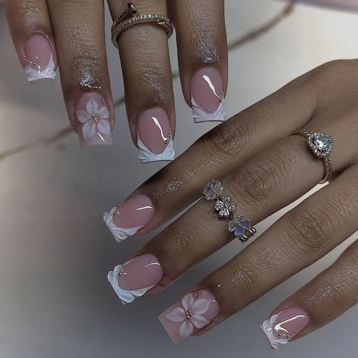 24pcs/set 3D fake nails for women girls french style golden frame embossed white flowers Square shaped full cover press on nails