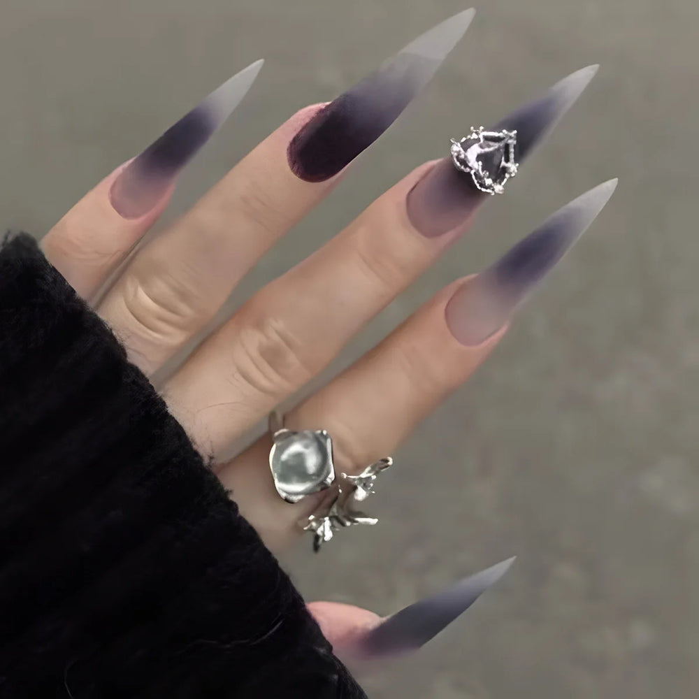 Black Ombre Gothic Metal Heart Press-On Nails – Long Stiletto, 24 Pcs