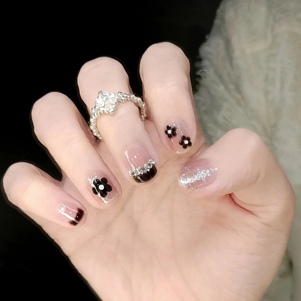 Bow & Heart Pattern Korean French Press-On Nails – Short Round, 24 Pcs