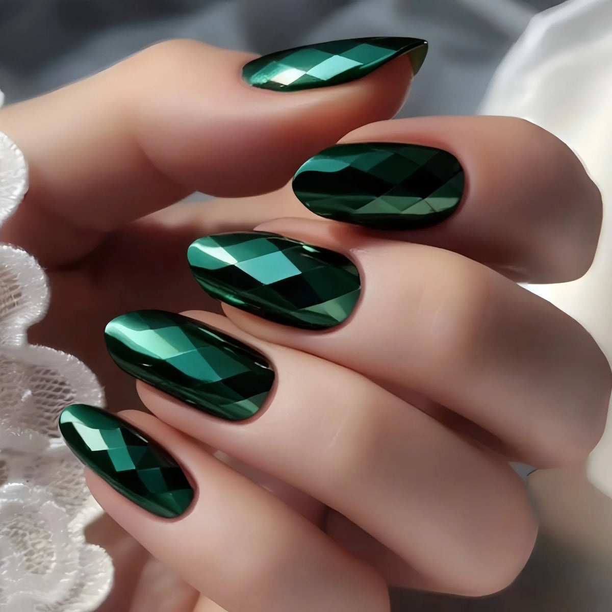 24pcs/set 3D Fake Nails for Women Girls Metallic Glossy Rhombus Purple Blue Green Aurora Almond Nail Tips Press On False Nails