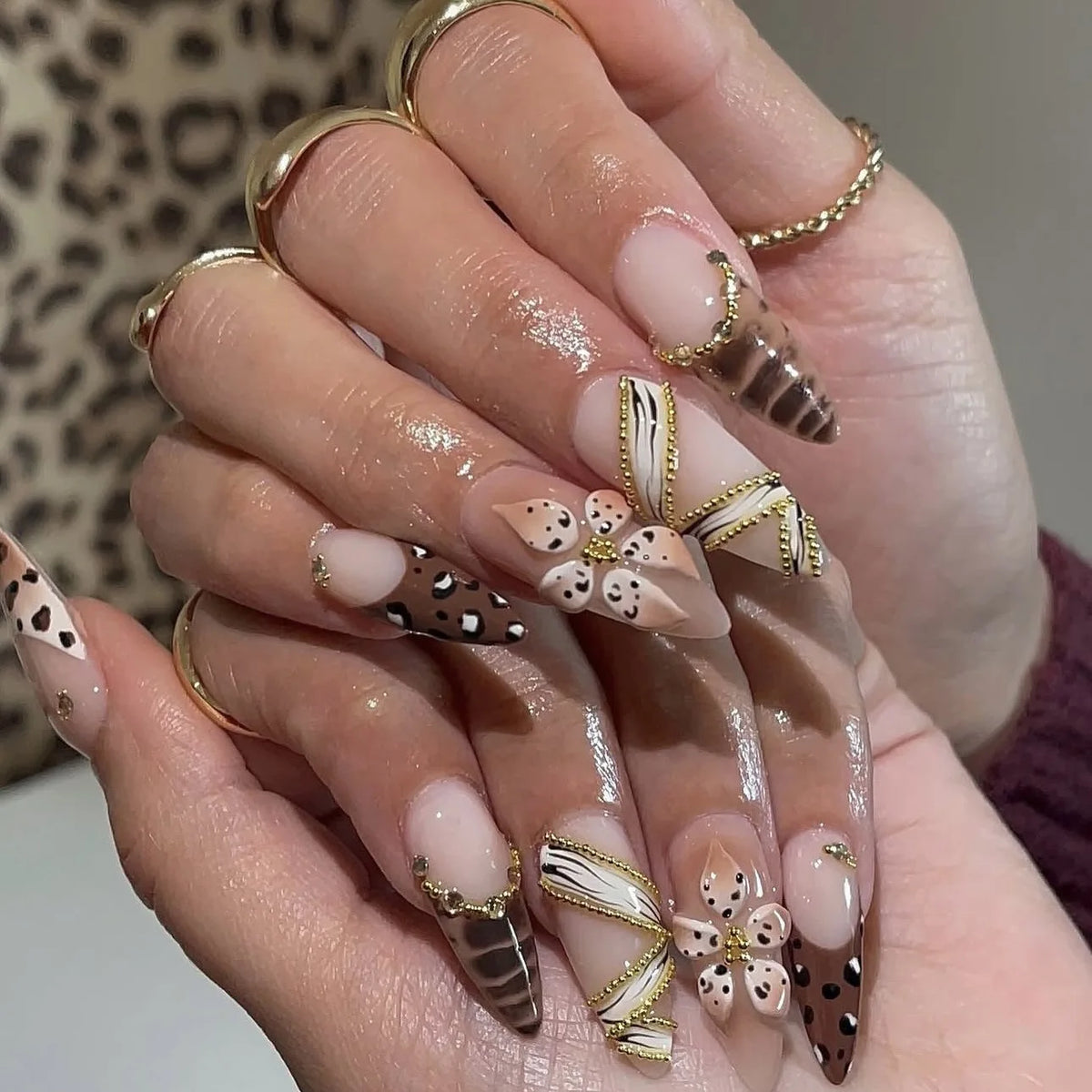 Medium fake nails for women Gradient nude brown blue flowers or rhinestones fall winter almond tips press on false nail art set