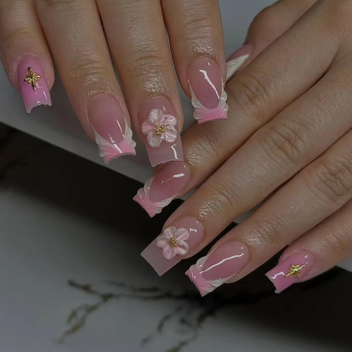 Short Medium fake nails for women 3D embossed flowers gradient Nude pink colors full cover press on acrylic false nail art