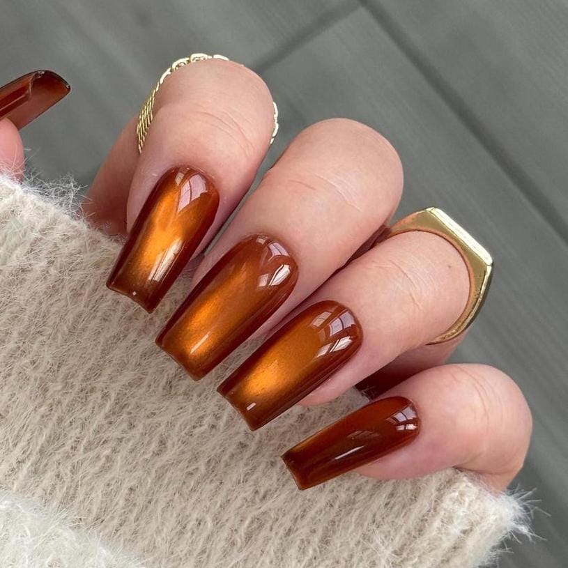 Amber Brown Cat Eye Press On Nails With Orange-Gold Reflective Streaks