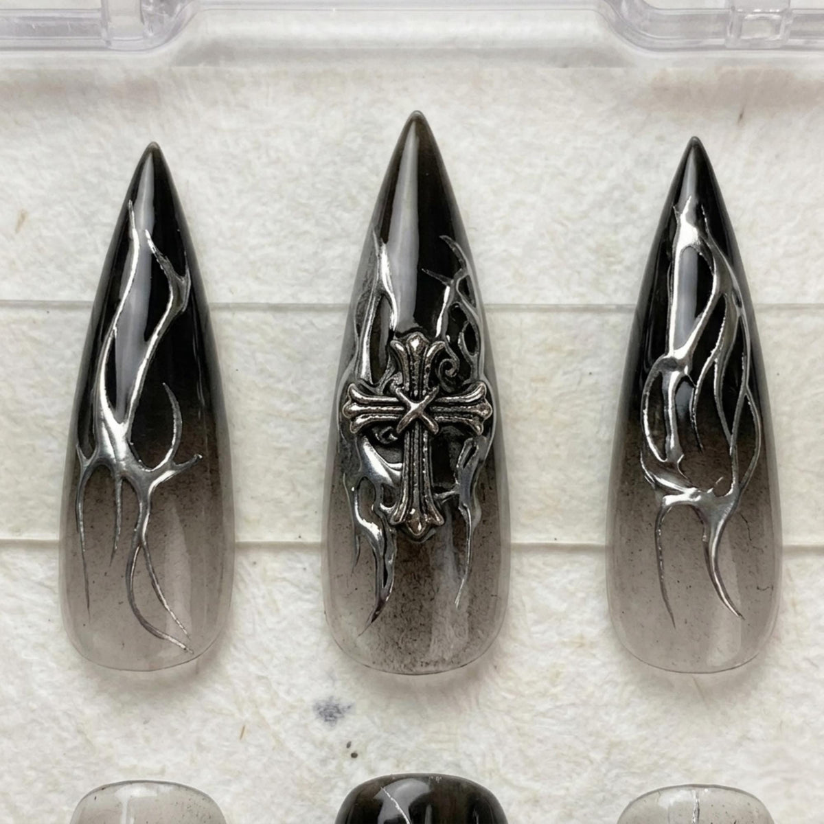 Black and Gray Smoky Ombre Chrome Cross Nail Set