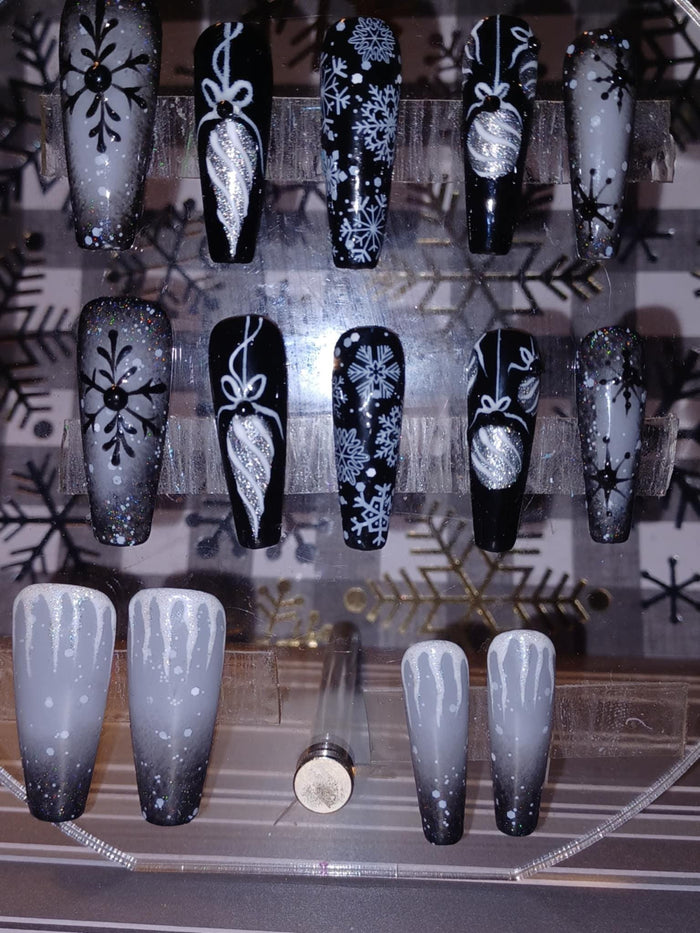 Black and Gray Winter Snowflake and Ornament Ombre Press On Nail Set
