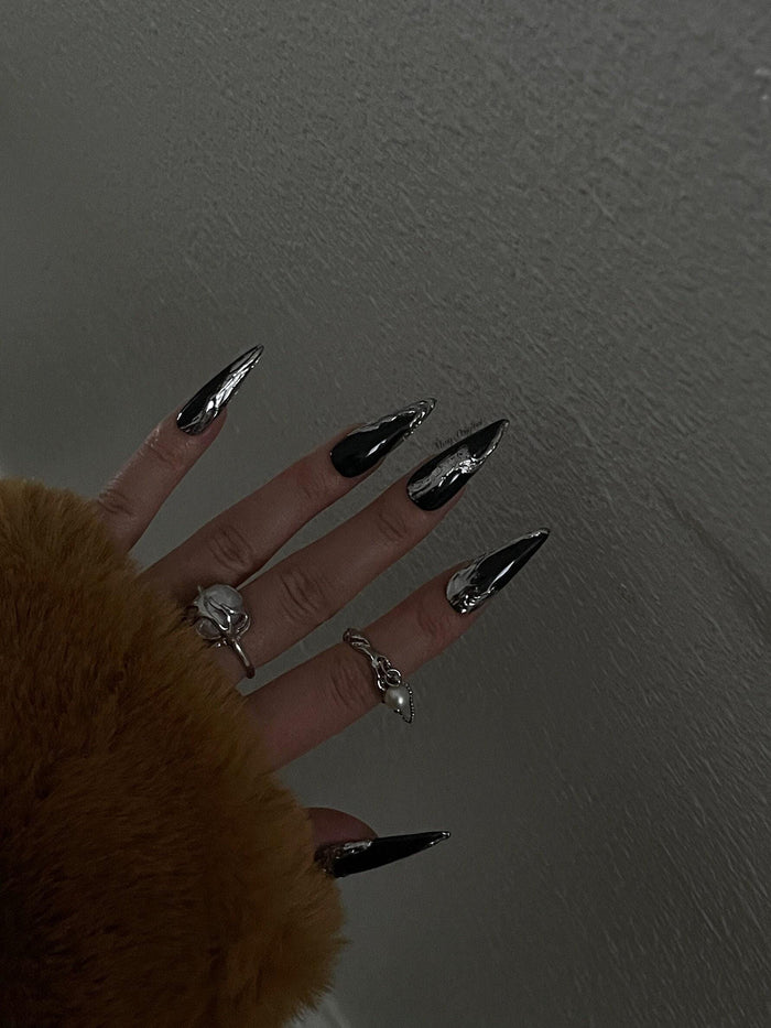 Black and Silver Y2K Chrome Ripple Press-On Nails