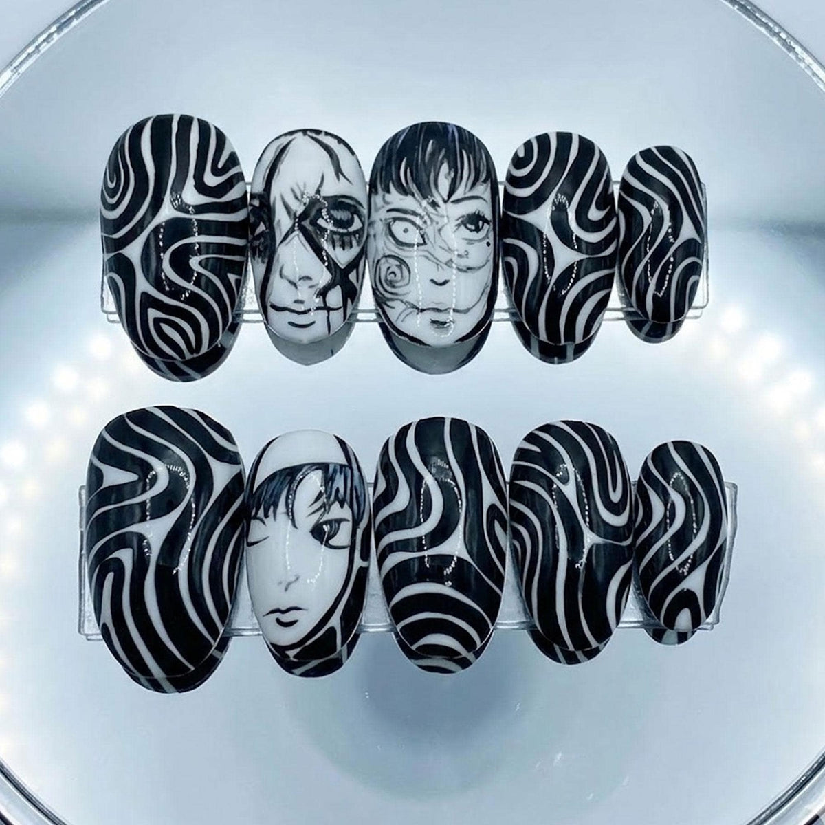 Black and White Manga Face Swirl Nail Set
