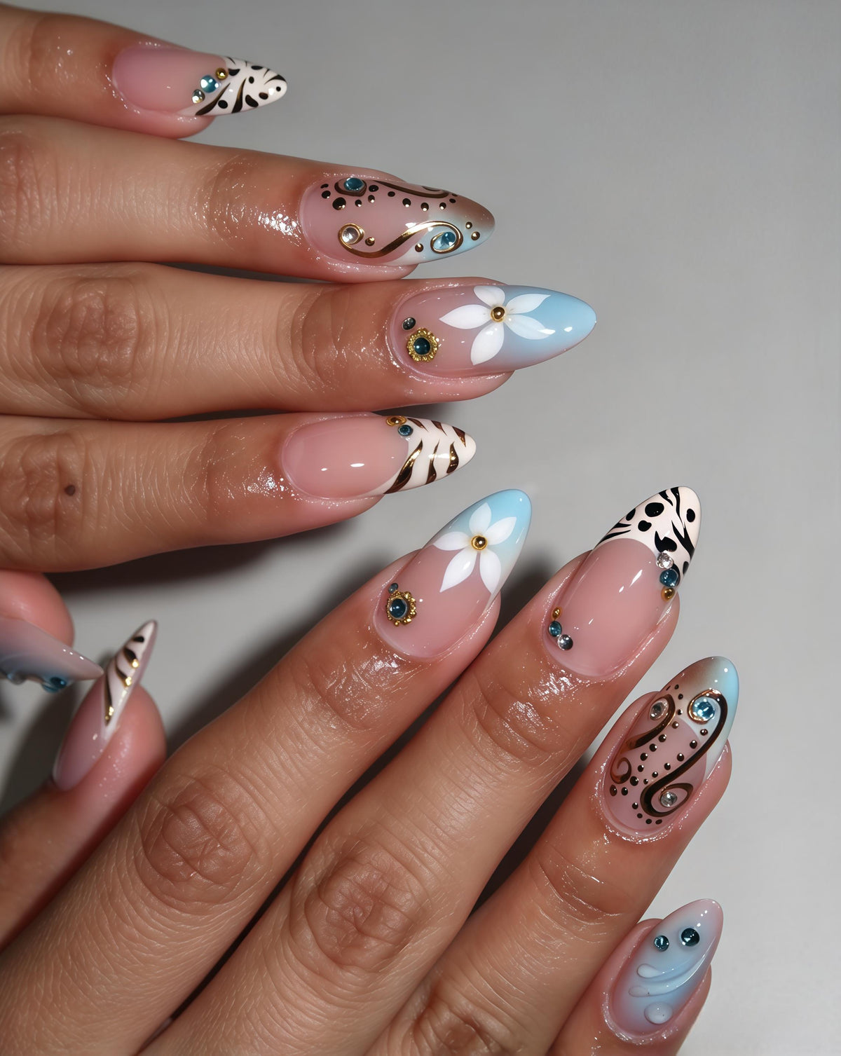 Blue Gradient Floral and Leopard Print Rhinestone Nail Set