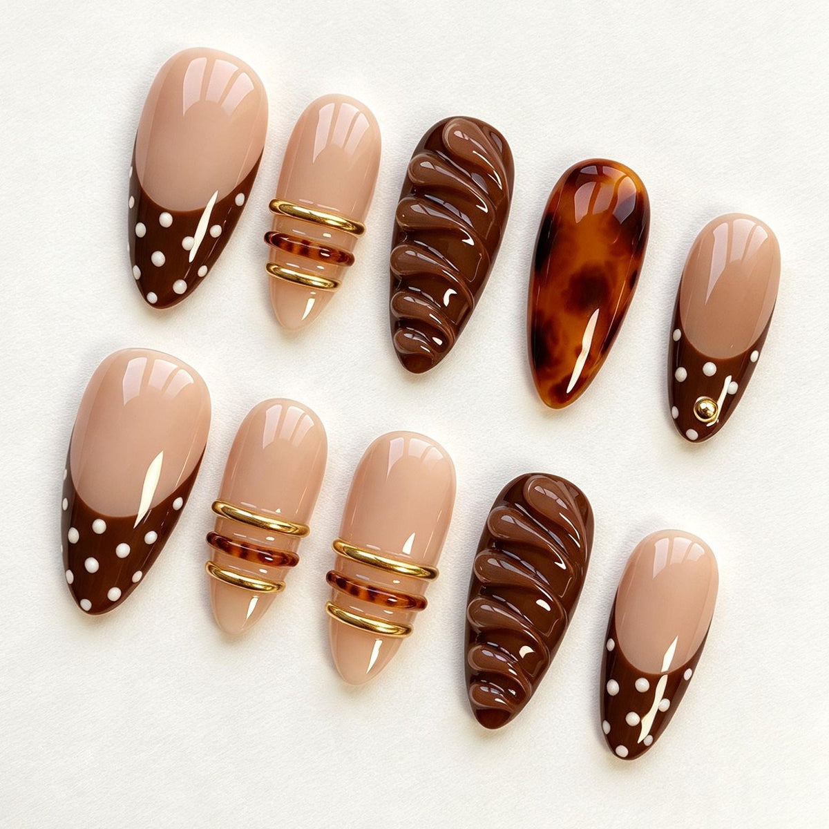 Chocolate Café Press-On Nail Set with Tortoiseshell, Croissant-Inspired Details and Gold Accents