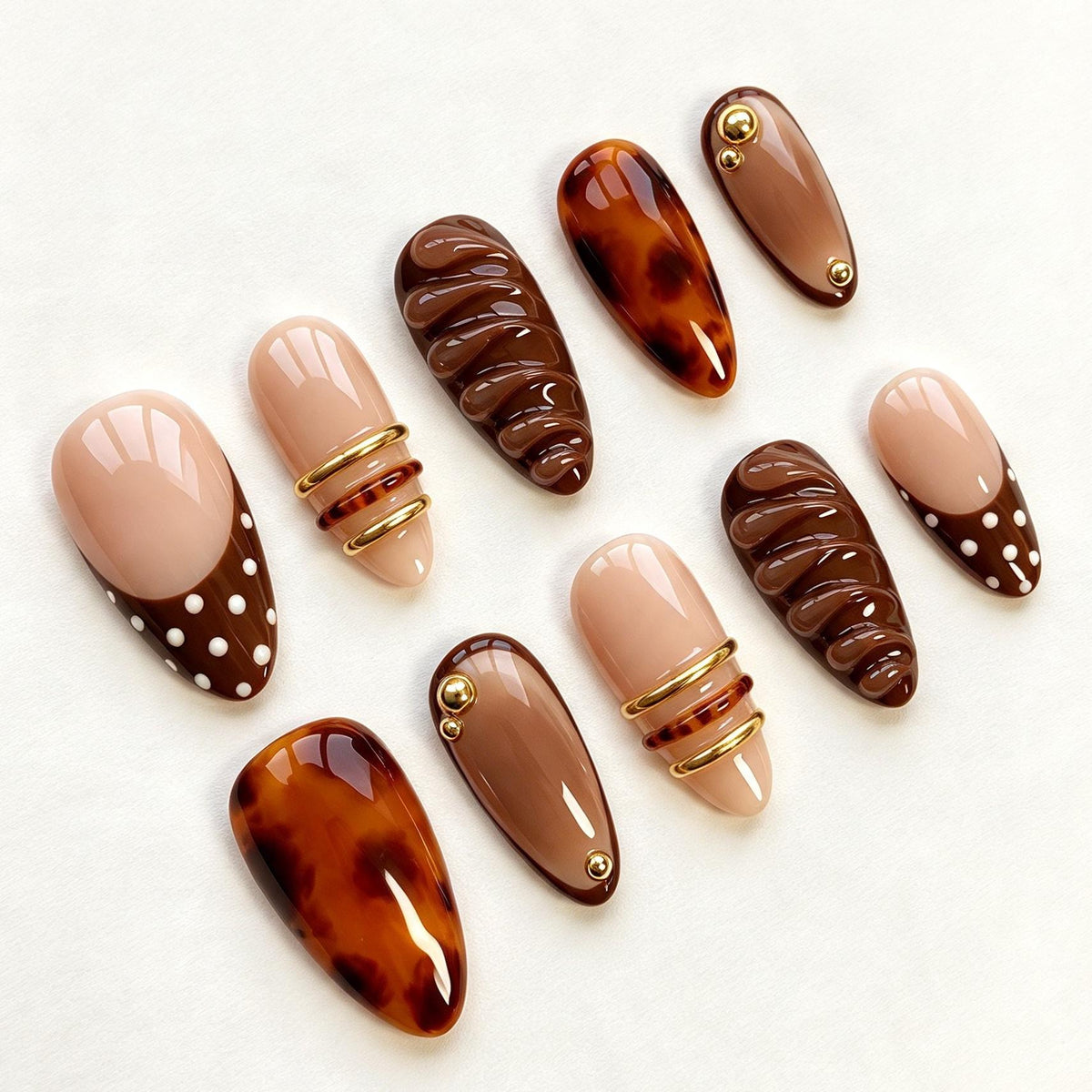Chocolate Café Press-On Nail Set with Tortoiseshell, Croissant-Inspired Details and Gold Accents