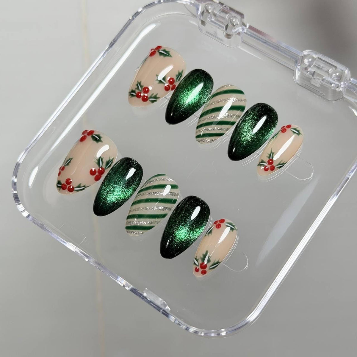 Christmas Holly Berry and Green Cat-Eye Nail Set