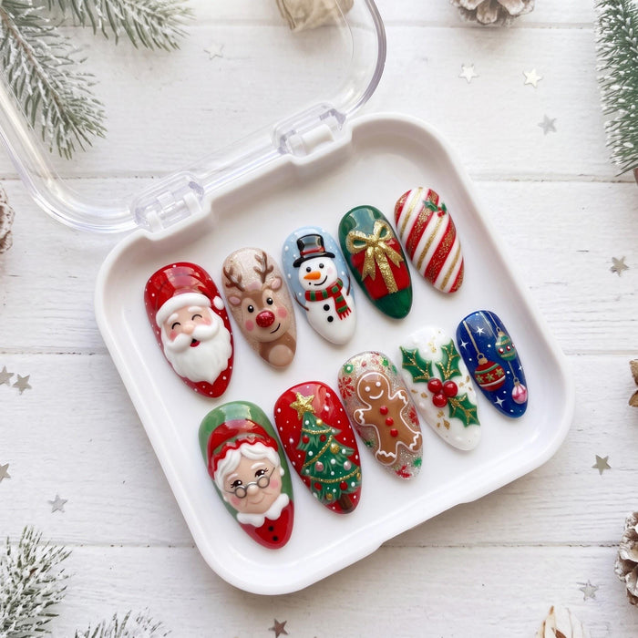 Cute Christmas Press On Nail Set With Santa, Reindeer, Gingerbread and Winter Designs