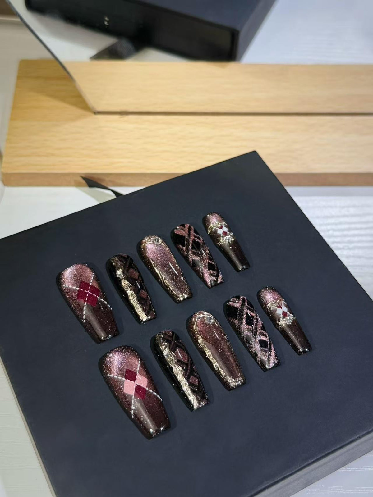 Dark Brown Chrome Argyle Gothic Press On Nail Set