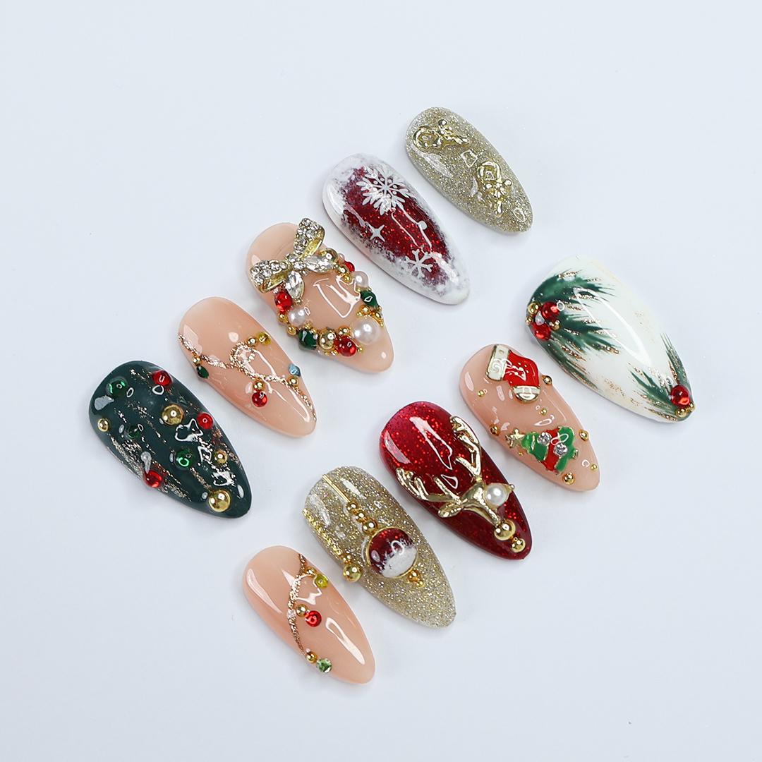 Festive Christmas Press-On Nails with Reindeer, Ornaments and Gold Glitter